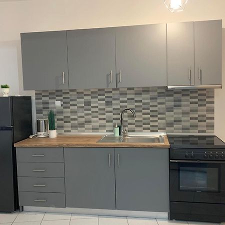 Tony 'S Place Apartment Drama Luaran gambar