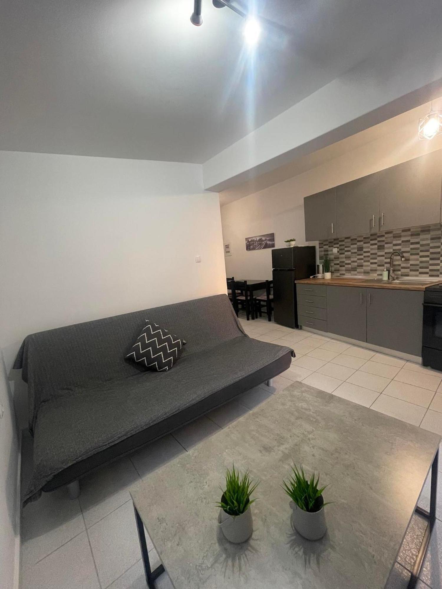 Tony 'S Place Apartment Drama Luaran gambar